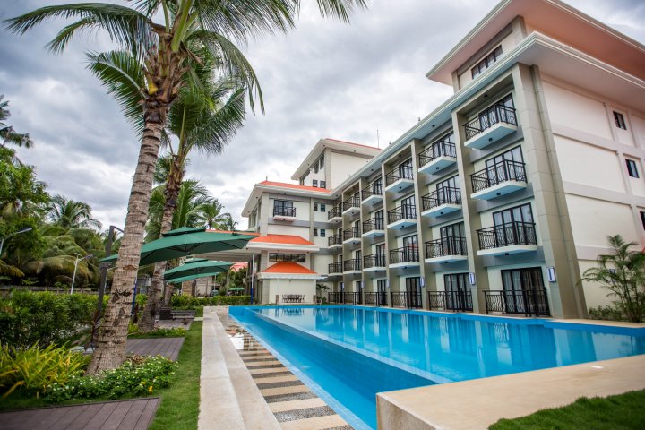 科斯塔巴拉望度假酒店(Costa Palawan Resort)