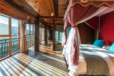 勐海南糯山福兴吉普洱茶山庄