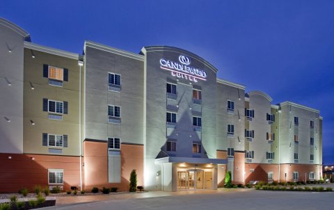 堪萨斯城东北烛木套房酒店(Candlewood Suites Kansas City Northeast, an IHG Hotel)