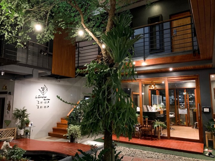 清莱特洛里姆住宿酒店(Le Terrarium Bed & Sleep Chiang Rai)