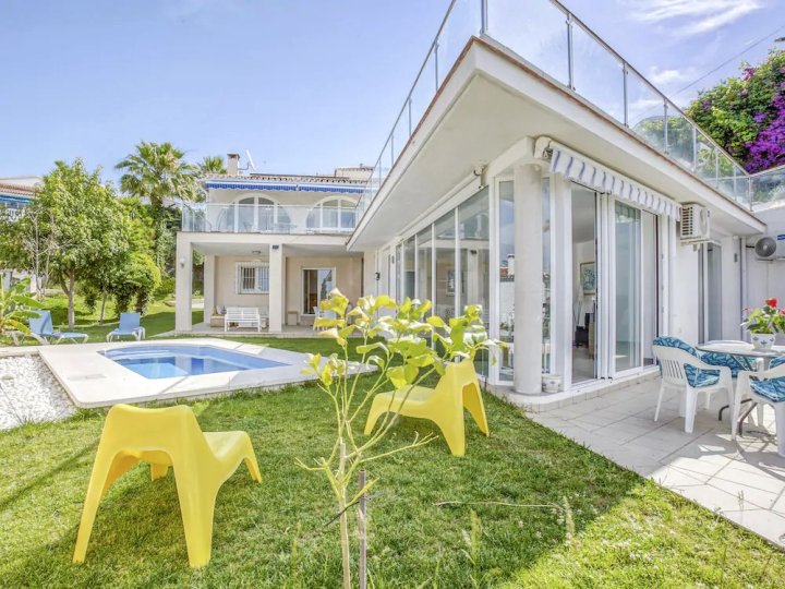 Attractive Villa in Caleta de Vélez With Private Pool
