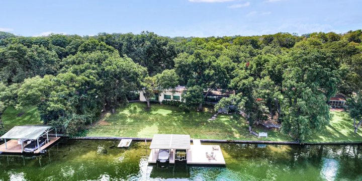 The Arrive Stillwater Estate on Lake Austin 3 Bedroom Estate