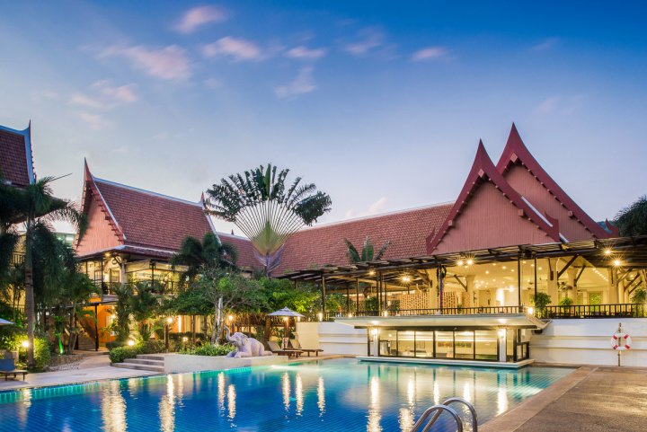 蒂瓦娜芭东温泉度假酒店(Deevana Patong Resort & Spa)