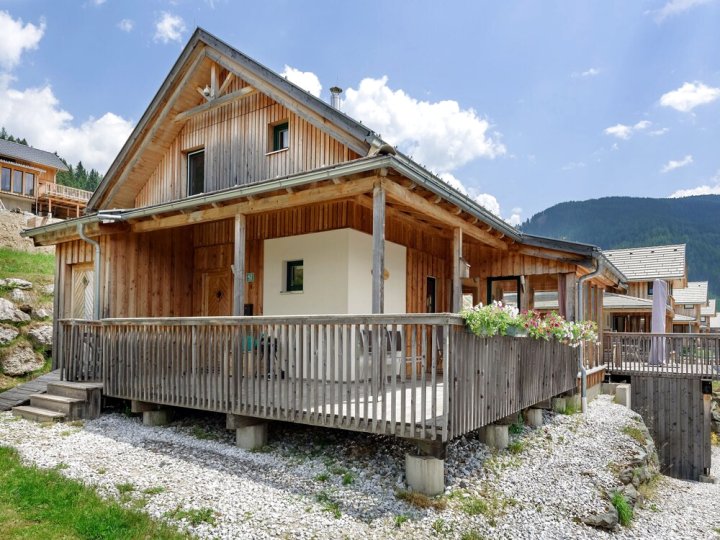 尚泰恩/ Styria木制小屋，设有桑拿(Wooden Chalet in Hohentauern/Styria with Sauna)