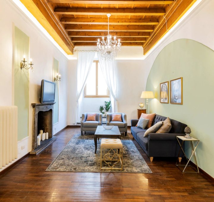 佛罗伦萨皇宫 - 4 居公寓 - 圣十字(A Florence Palace - 4 Bedroom Apt - Santa Croce)