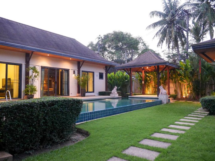 普吉岛奈汉度假游泳池别墅酒店(Vacation Pool Villa Naiharn Phuket)