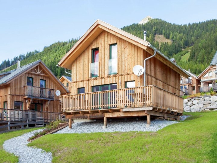 Wooden Chalet with Wellness Centre in Hohentauern