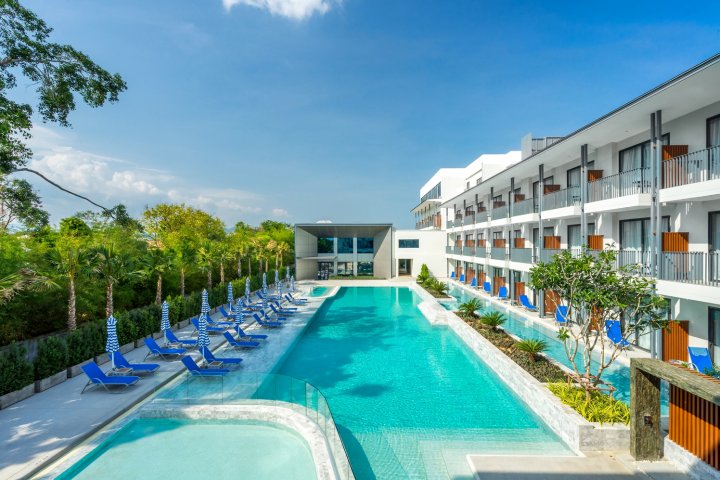普吉岛海床大酒店(Seabed Grand Hotel Phuket)