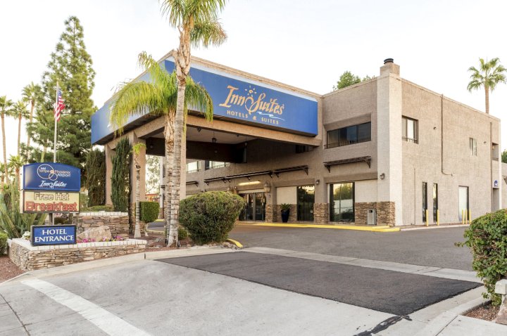 坦佩凤凰机场套房酒店(Hotel Tempe Phoenix Airport Inn Suites)