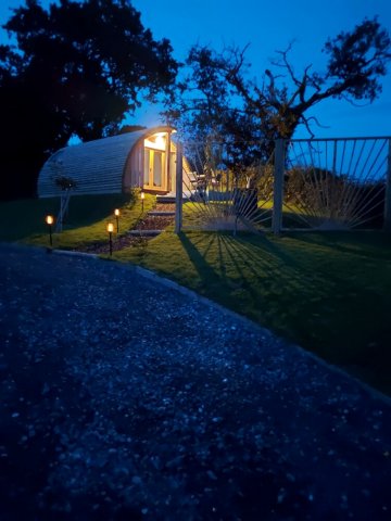 Cilsane Lodges-Towy with Hot Tub