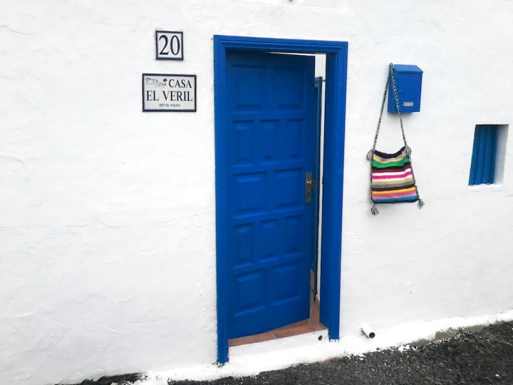 蓝萨洛特海湾 3 居私人度假屋 - 附阳台及无线上网 - 近海滩(House with 3 Bedrooms in El Golfo, Lanzarote, with Terrace and Wifi Near the Beach)
