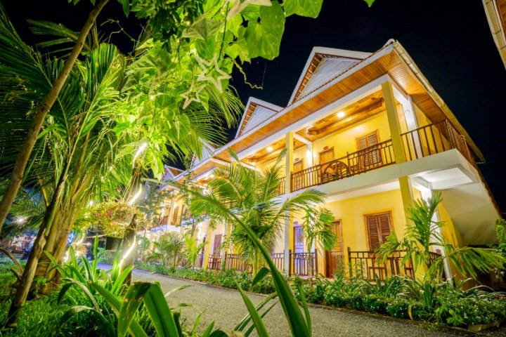 娜娜天空贡布酒店(NanaSky Kampot Residence)