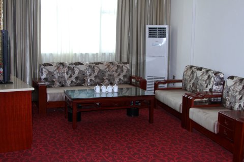 新野丽晶商务酒店