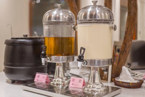 悦华国际酒店(钦州湾广场店)