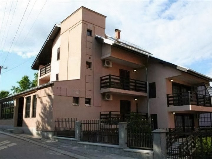 维拉普利卡公寓(Vila Prica)