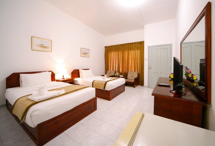富查伊拉酒店及度假村(Fujairah Hotel & Resort)