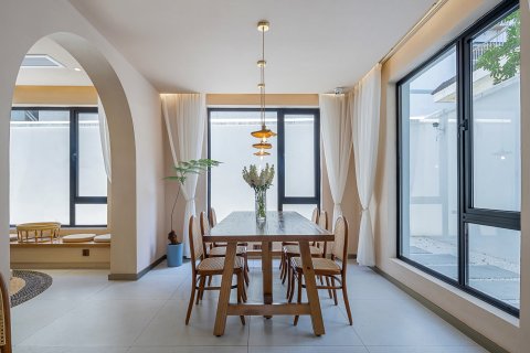 礼白美宿(绍兴鲁迅故里金帝银泰城店)