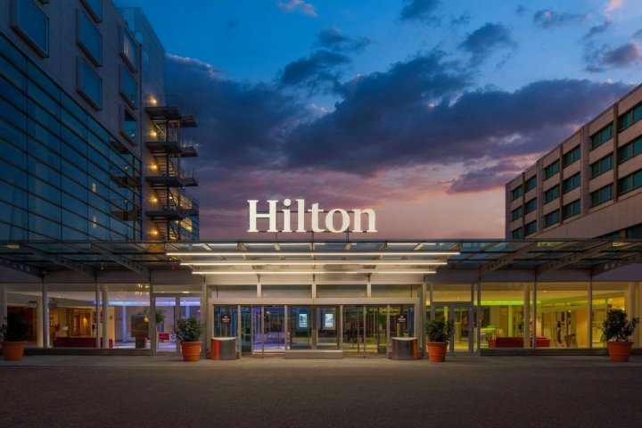 日内瓦希尔顿酒店及会议中心(Hilton Geneva Hotel and Conference Centre)