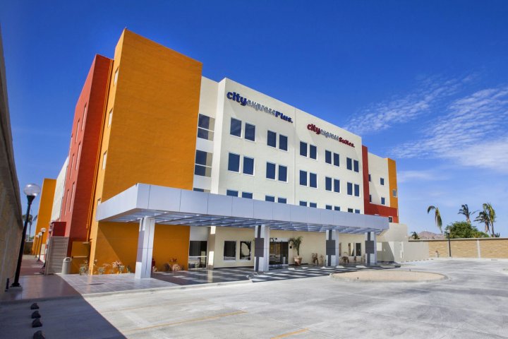 坎昆国际机场里维埃拉城市套房(City Suites Cancun Aeropuerto Riviera)