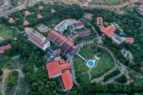 盐边红格温泉假日酒店