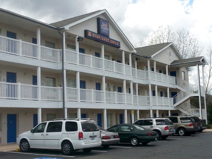 InTown Suites Extended Stay Charlotte NC -East Independence