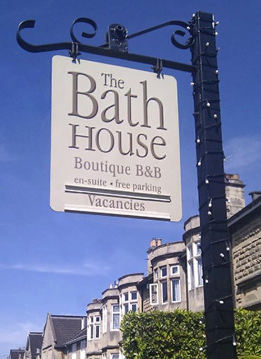 The Bath House Boutique B&B - in-Room Breakfast - Free Parking