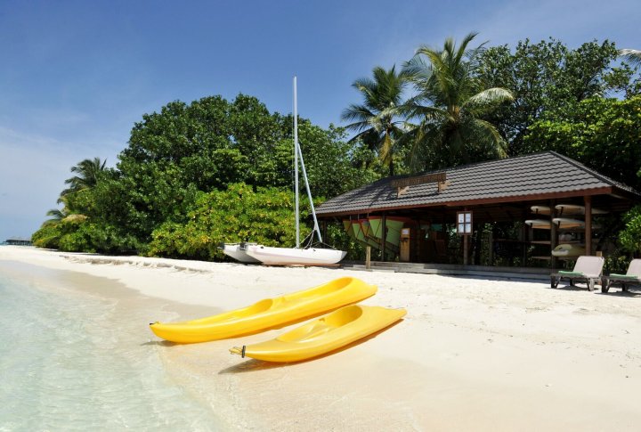 卡曼都岛Spa度假酒店(Komandoo Island Resort & Spa)