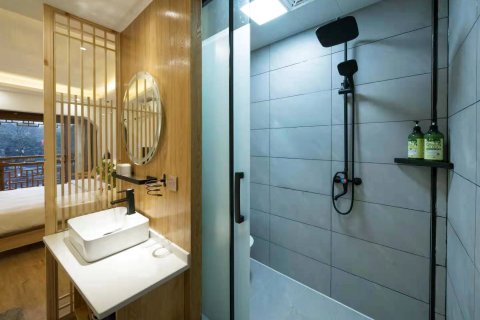 凤凰古城一宿南梦江景民宿