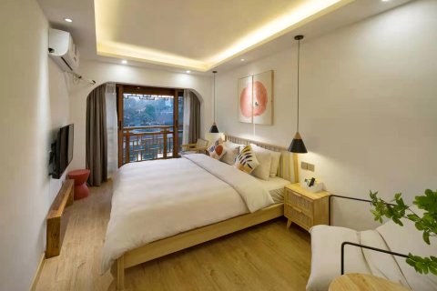 凤凰古城一宿南梦江景民宿