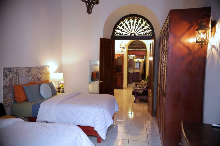 旧圣胡安福塔雷萨套房酒店(Fortaleza Suites Old San Juan)