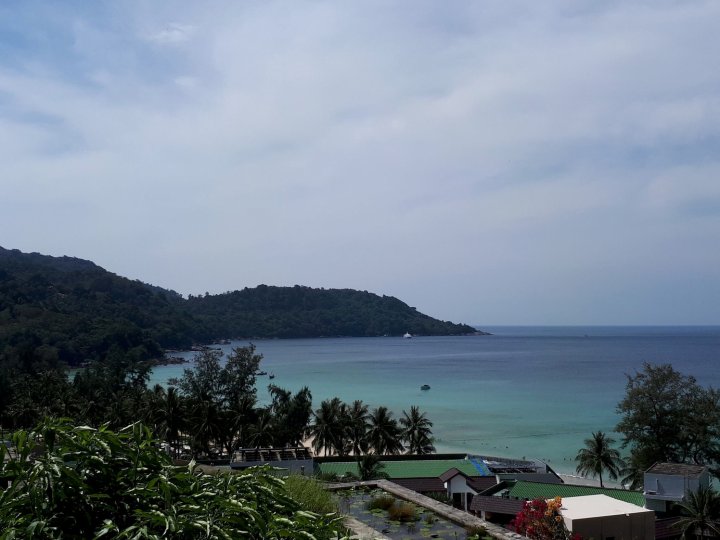 普吉岛海景卡塔诺伊海滩酒店(Sea View Kata Noi Beach Phuket)