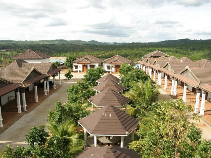 蒙多基里伊马瑞欧度假村(Emario Mondulkiri Resort)