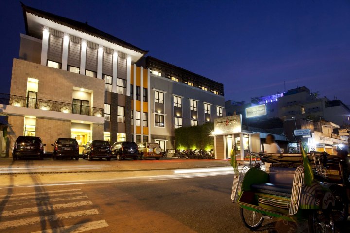 日惹马里奥波罗大酒店(Grand Malioboro Yogyakarta Hotel)