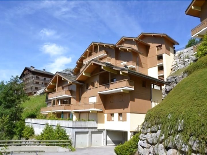 阿哈维假日酒店 - C1 旭日小道酒店(C1 Pistes du Soleil - Aravis Holidays)