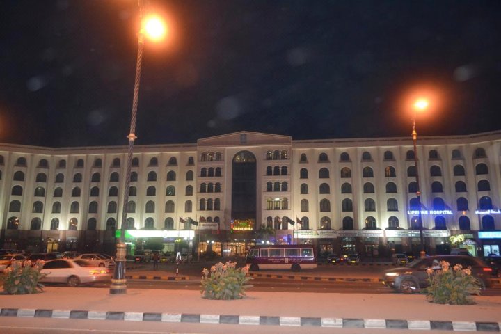 哈姆丹广场酒店(Hamdan Plaza Hotel Salalah, an Htg Hotel)
