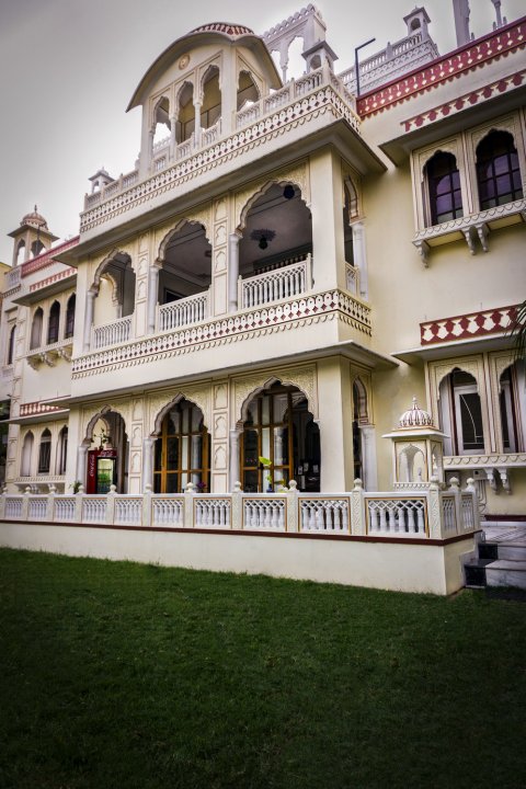克里希纳宫-传统精品酒店(Krishna Palace - A Heritage Boutique Hotel)