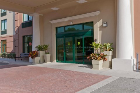 智选假日套房酒店 - 布雷登顿东莱克伍德牧场(Holiday Inn Express & Suites Bradenton East-Lakewood Ranch, an IHG Hotel)