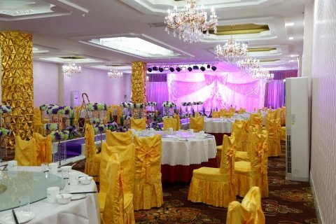 平阴百龍大酒店