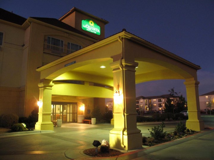 北拉伯克温德姆拉昆塔套房酒店(La Quinta by Wyndham Lubbock North)