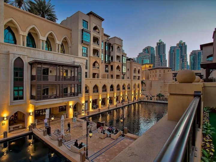 阿尔巴哈尔市中心公寓(Downtown Al Bahar Apartments)