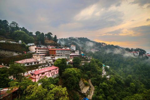 埃尔比慕苏里山酒店(EllBee Mussoorie Hills)