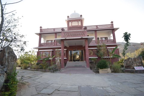 Edhatu Kumbhamer Resort
