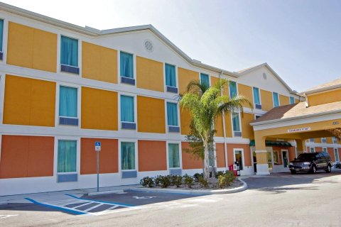 韦斯利查普尔贝斯特韦斯特汽车旅馆(Best Western Wesley Chapel)