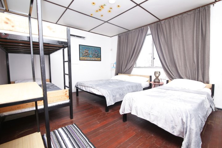 位于古晋市中心的9卧室公寓-192平方米|带6个独立浴室(Spot on 90141 Threehouse Bed & Breakfast)