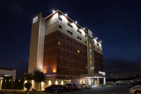 北奎雷塔罗福朋喜来登酒店(Four Points by Sheraton Queretaro Norte)