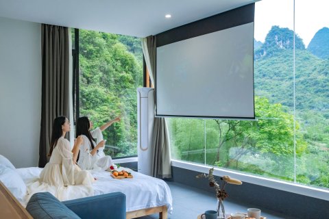 阳朔1Q84宿(遇龙河生态公园千古情店)