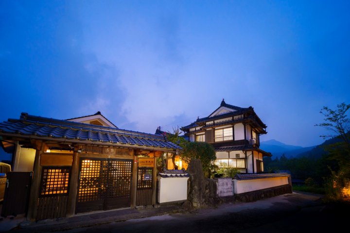 Kuroki House