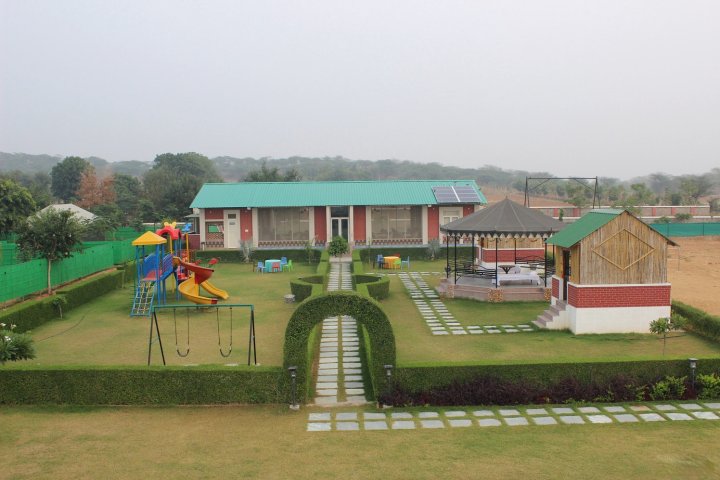 Kherwadi Farm