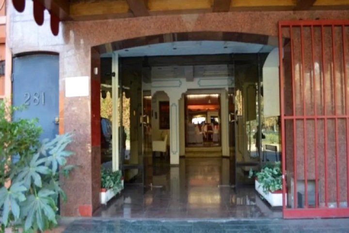 派拉梦图酒店(Hotel Parlamento)