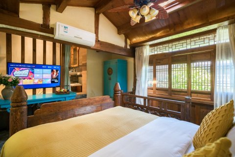 雲且慢客栈(丽江古城心花路放店)